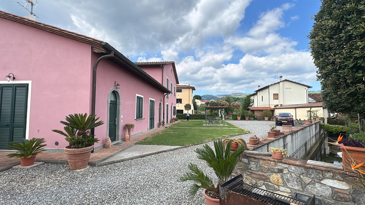 Agriturismo Casa Rosa — Alloggio a Lucca, Lucca