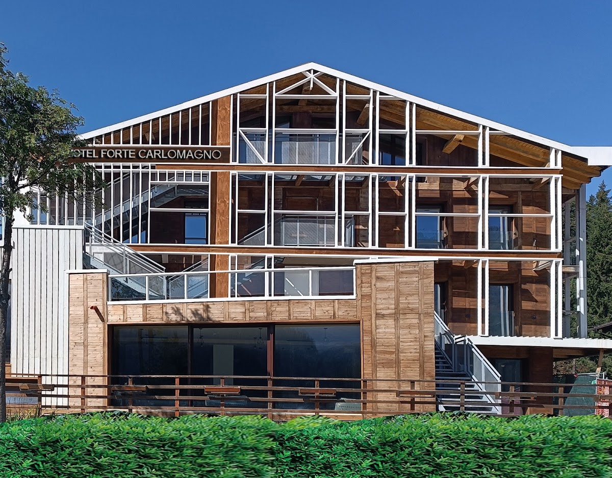 Hotel Forte Carlomagno — Accommodation in Madonna di Campiglio, Trento