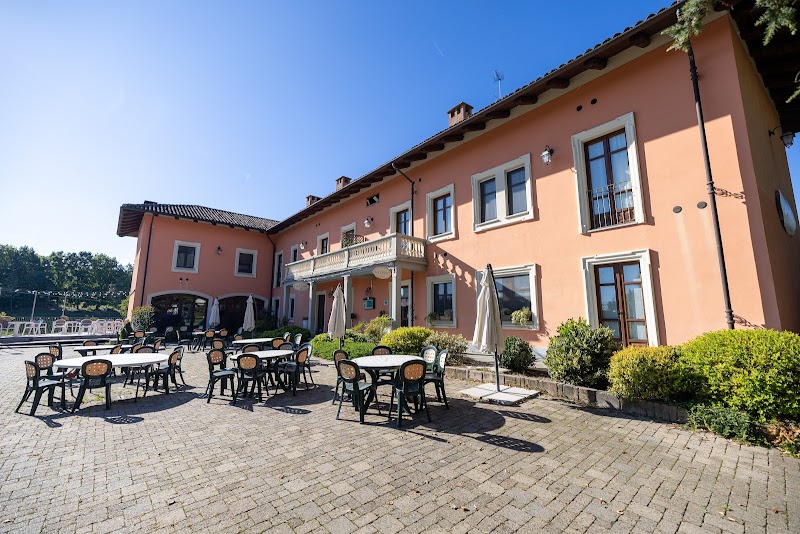 La Ferte' Restaurant And Suites