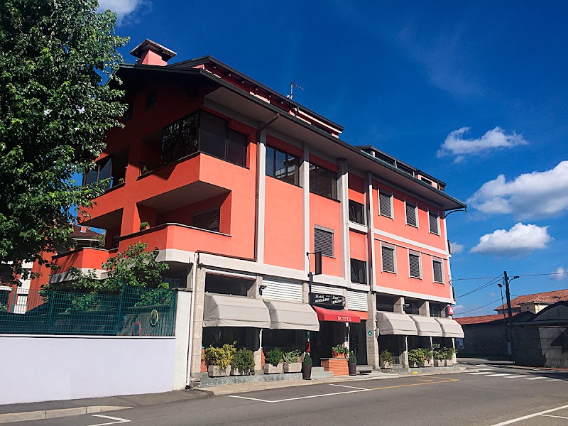 Hotel Rinaldo Apartments — Alloggio a Borgomanero, Novara