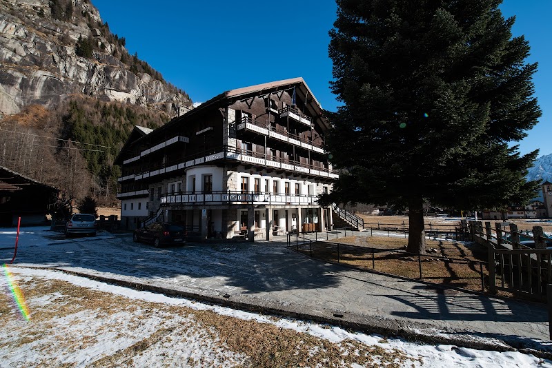 Casa Alpina De Filippi — Alloggio a Macugnaga, VCO