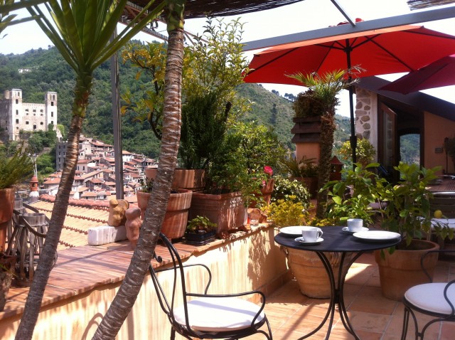Talking Stones — Alloggio a Dolceacqua, Imperia
