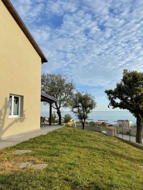 Agriturismo Il Colle Dei Lecci — Alloggio a Ancona, Ancona