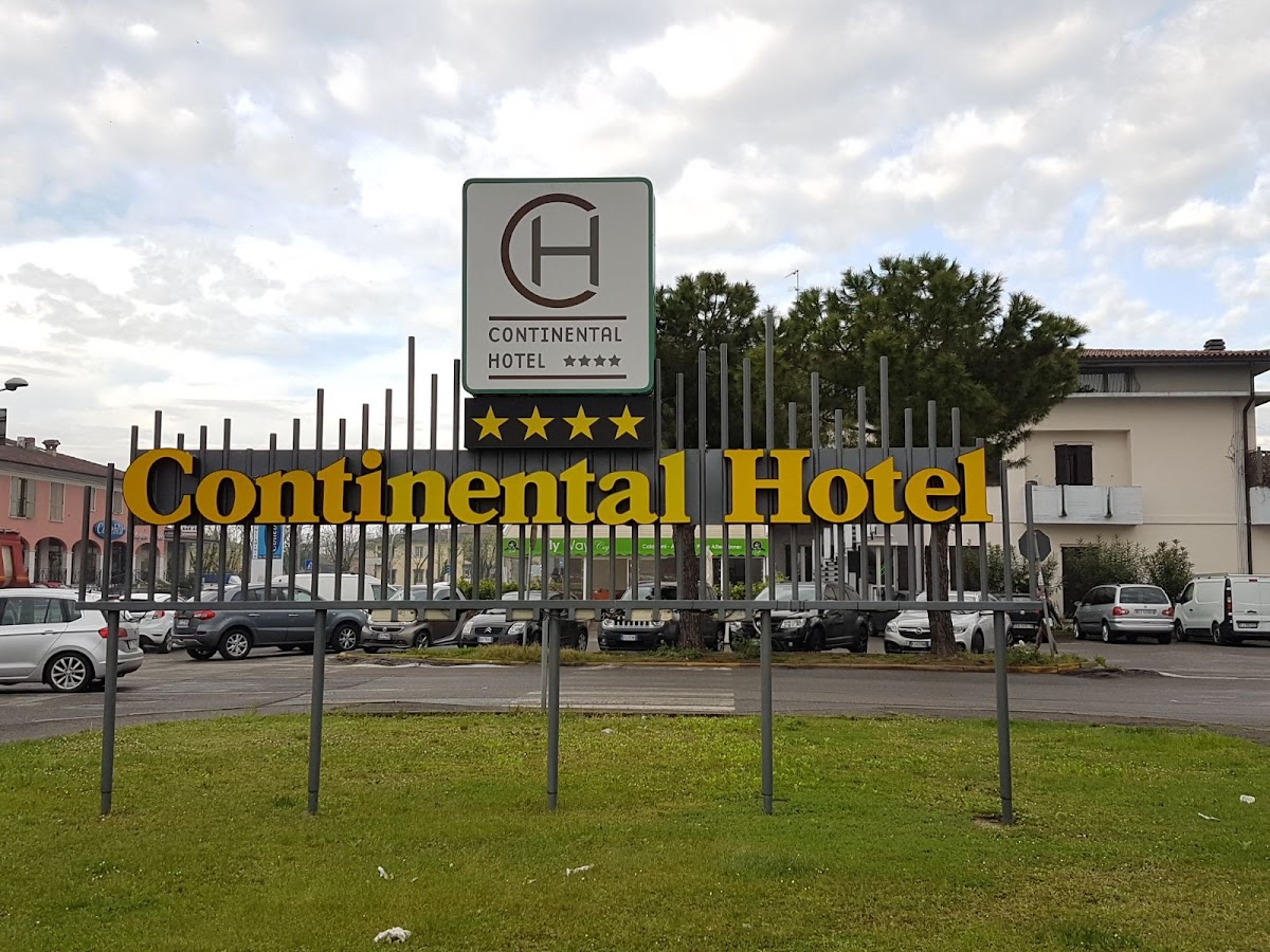Hotel Continental — Alloggio a Brescia, Brescia