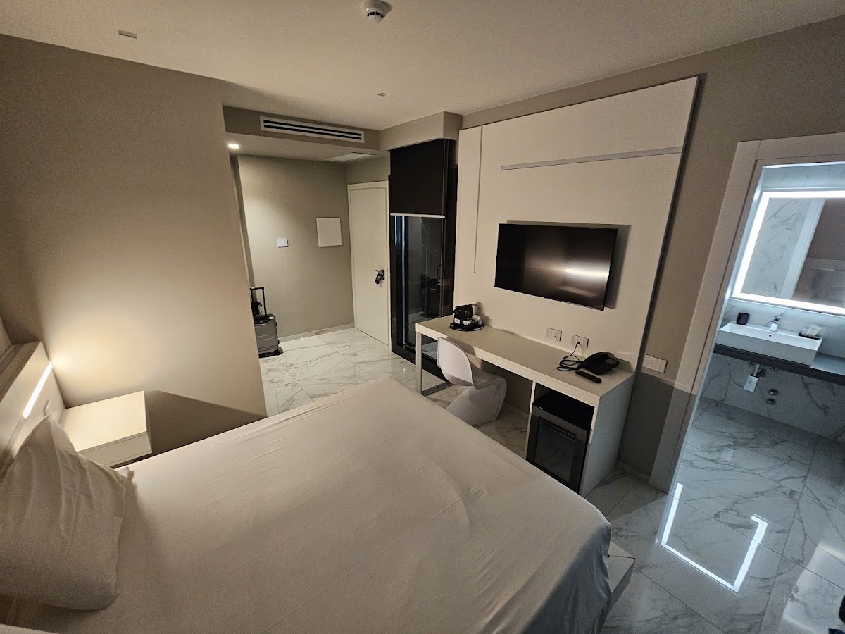 DEMSI Palace Hotel & Restaurant — Alloggio a Foggia, Foggia