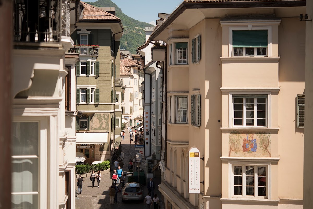 Sir Thomas Bed & More — Alloggio a Bolzano, Bolzano
