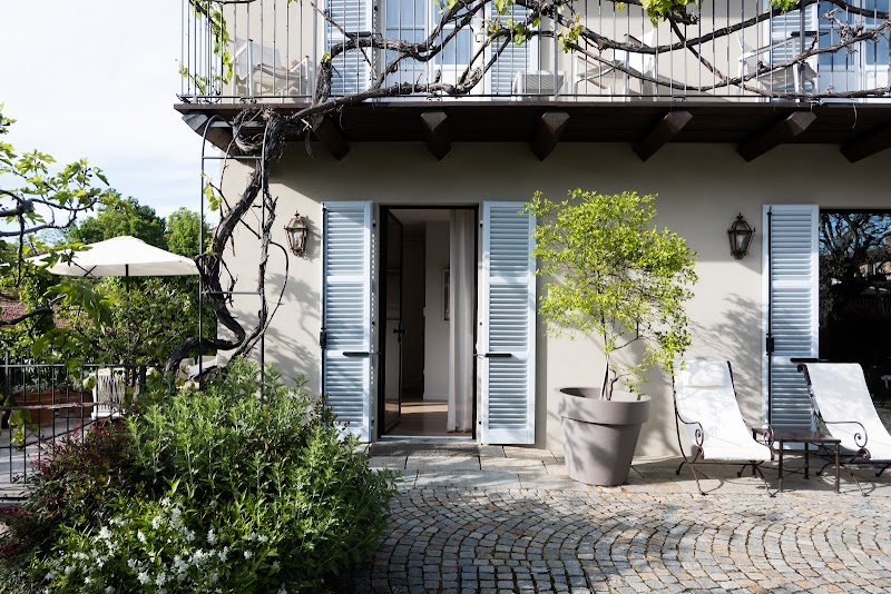 Corte Gondina Boutique Hotel — Alloggio a Barolo, Cuneo