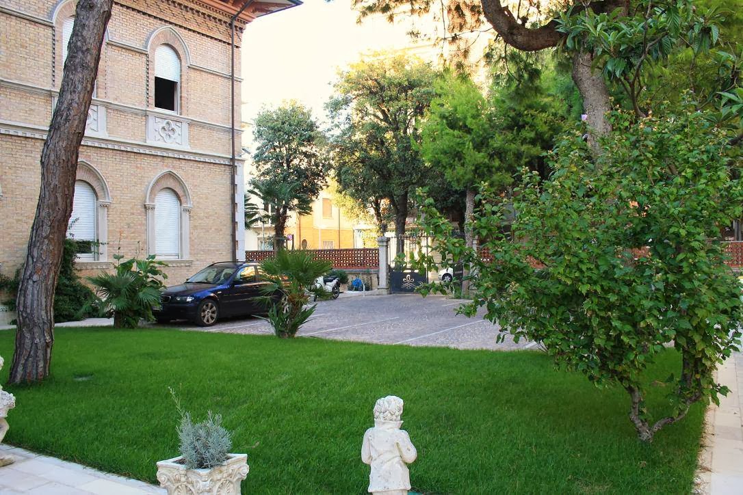 Hotel Chiaraluna — Alloggio a Civitanova Marche, Macerata