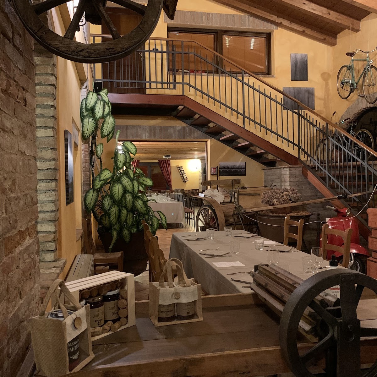 Agriturismo Corte Casella — Alloggio a Mantova, Mantova