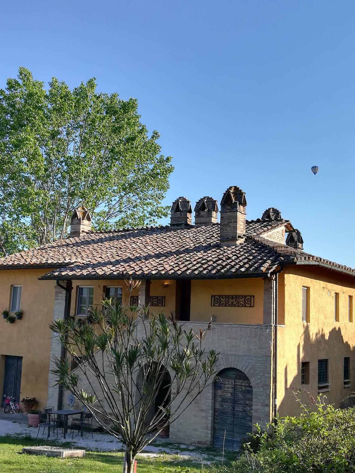 Agriturismo Fattoria Dei Comignoli — Alloggio a Perugia, Perugia