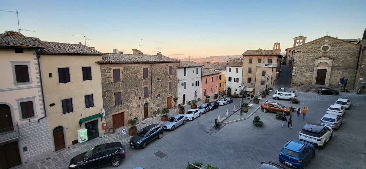 Affittacamere La Torre — Alloggio a Montalcino, Siena
