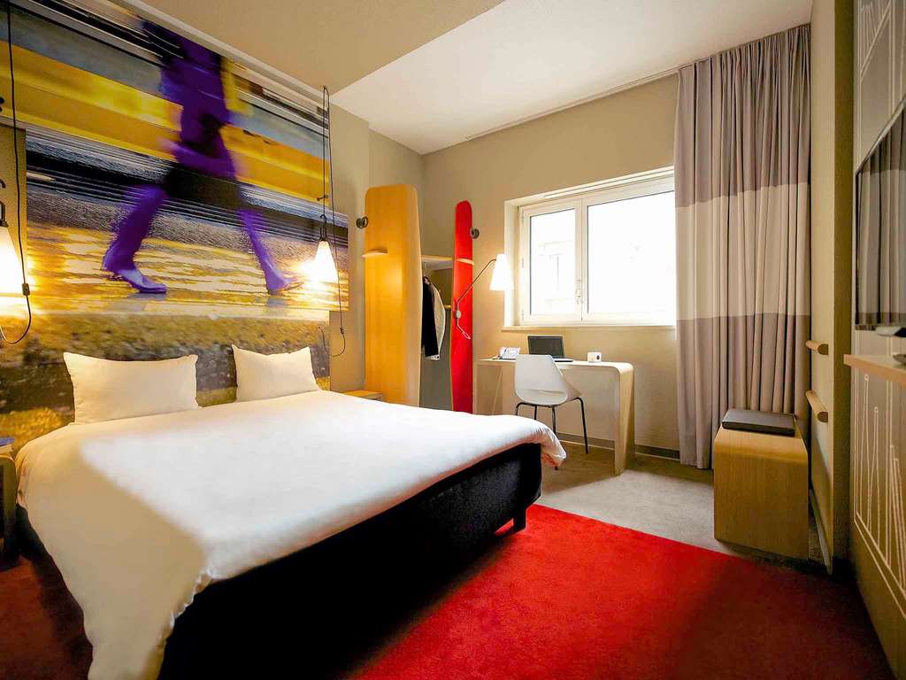 ibis Milano centro — Punto di interesse a Milano, Milano