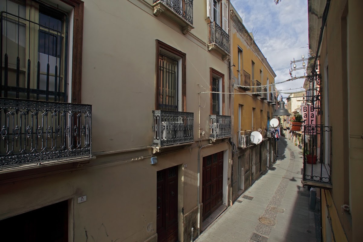 Bed and Breakfast Qaral (CIN: IT092009C1000E4300) — Alloggio a Cagliari, Cagliari