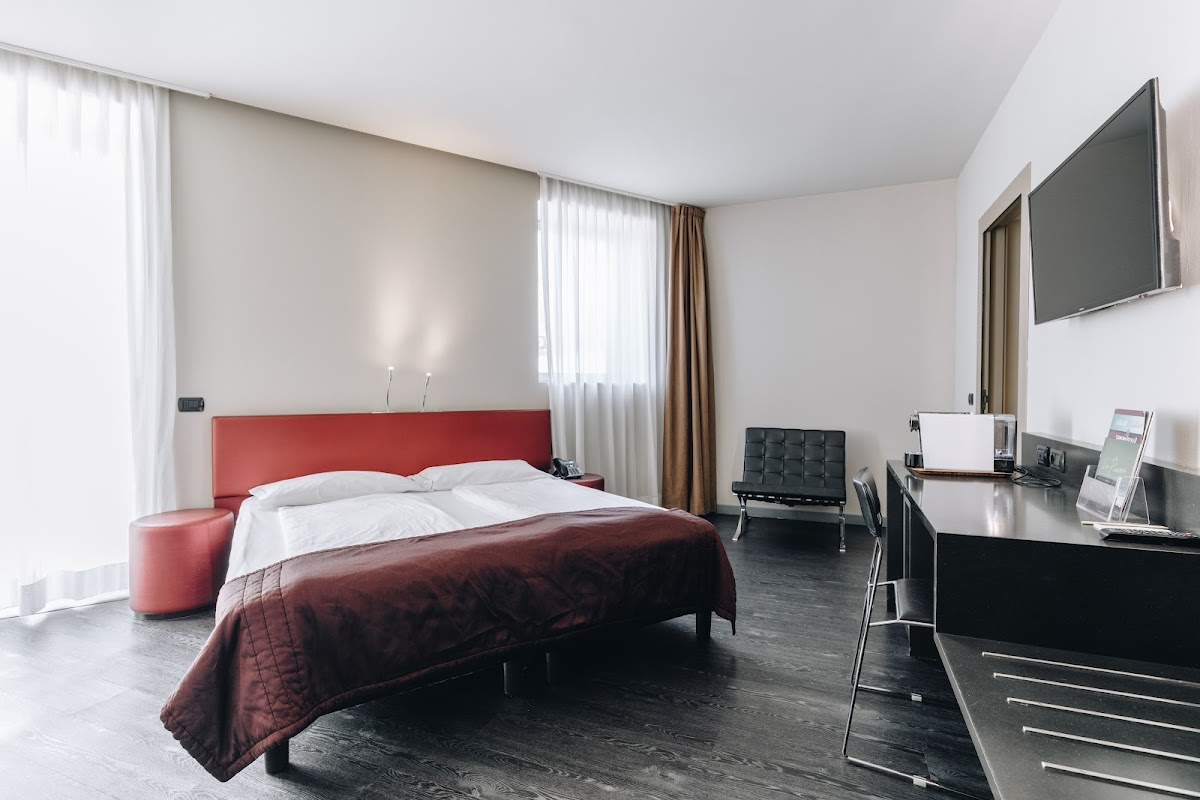 Hotel Continental — Alloggio a Cremona, Cremona