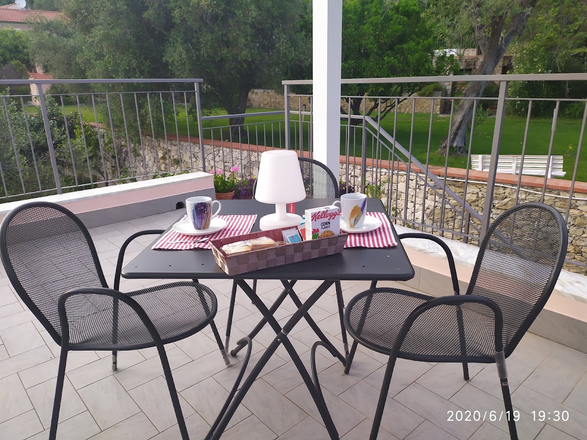 La vie est belle — Alloggio a Finalborgo, Savona