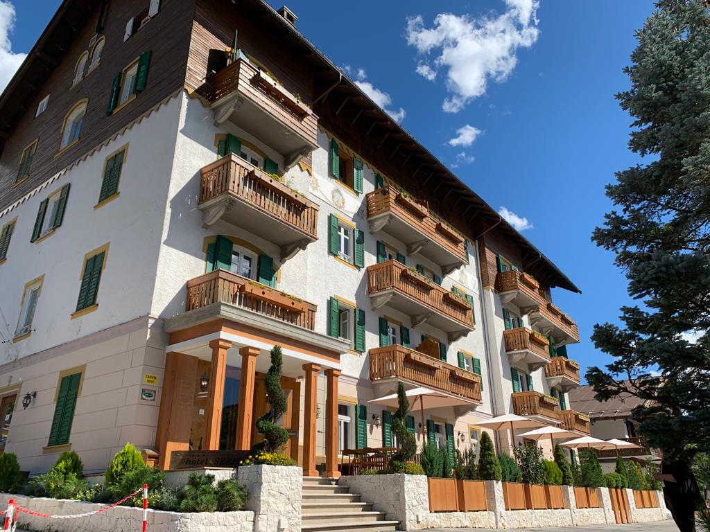 Hotel Serena — Alloggio a Cortina d Ampezzo, Belluno