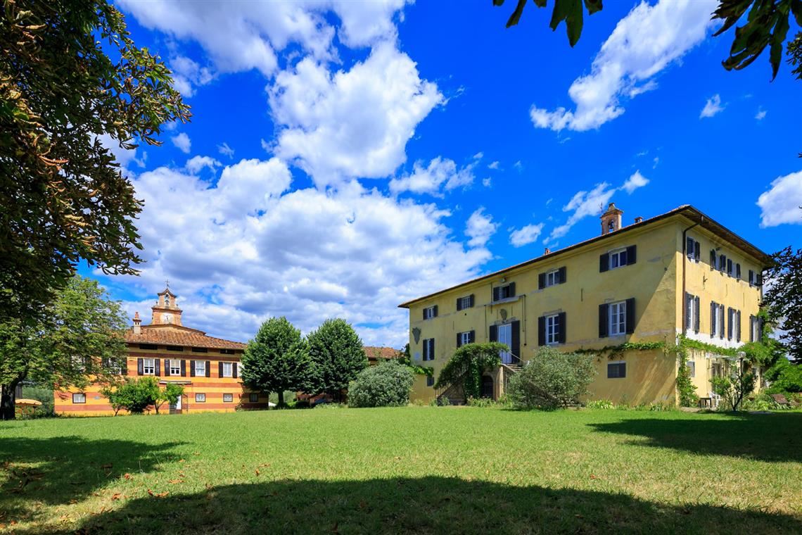 Agriturismo Fattoria di Camporomano — Alloggio a Lucca, Lucca