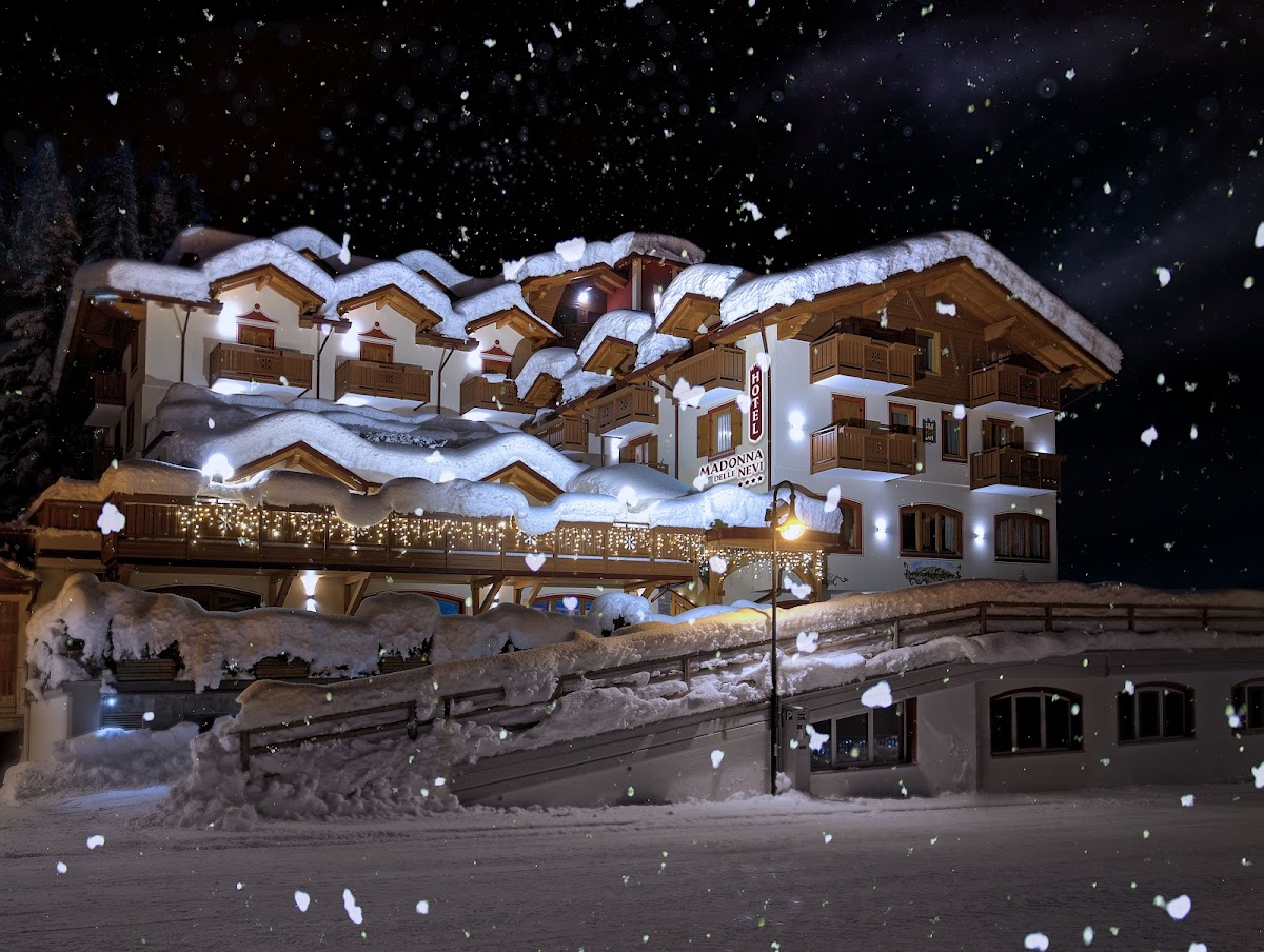 Hotel Madonna delle Nevi — Alloggio a Madonna di Campiglio, Trento