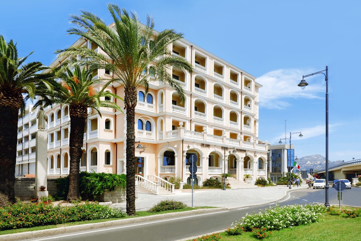 Grand Hotel President Olbia — Alloggio a Olbia, Sassari