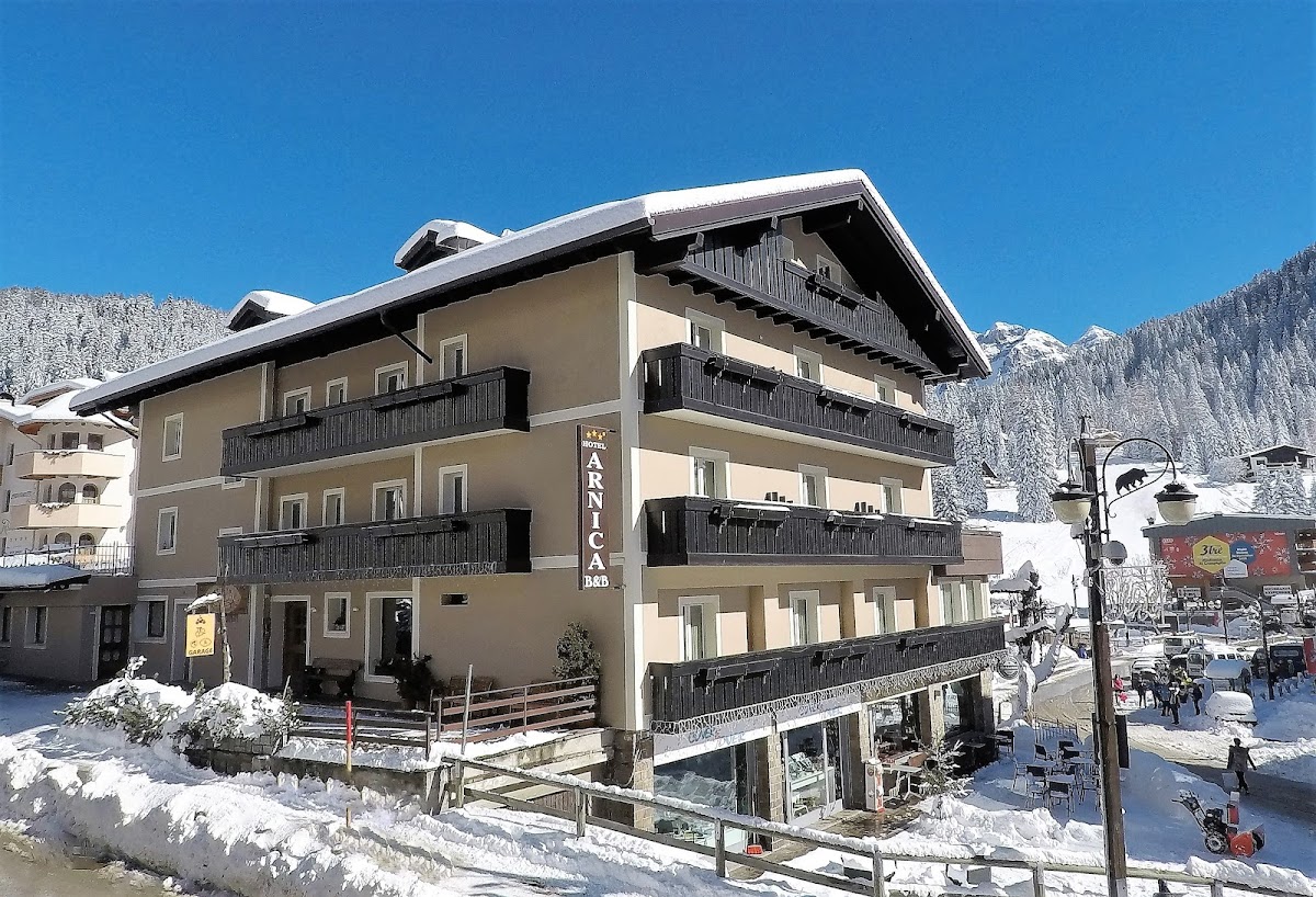 ARNICA Hotel B&B — Alloggio a Madonna di Campiglio, Trento