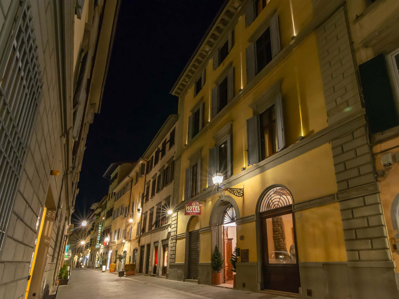 Hotel Porta Faenza — Punto di interesse a Firenze, Firenze