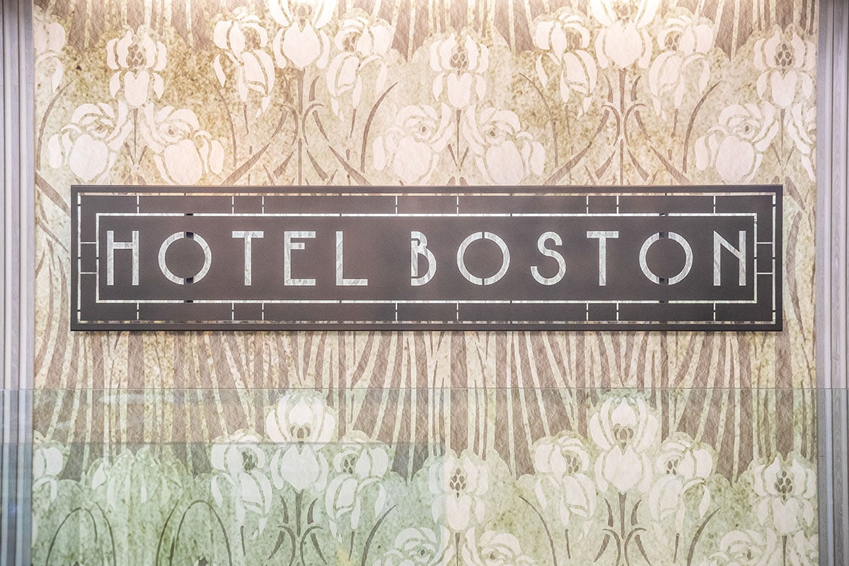 Hotel Boston — Punto di interesse a Bari, Bari