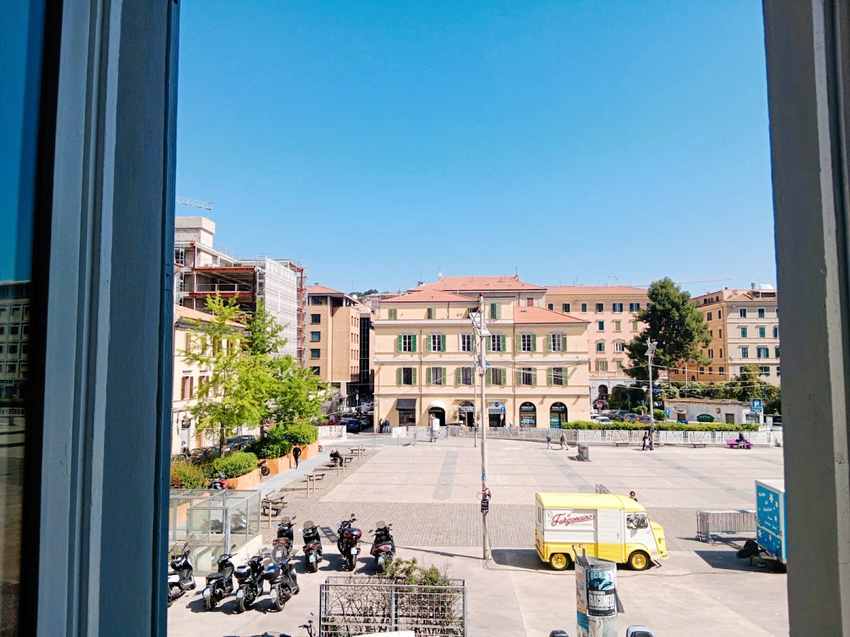 Affittacamere La Piazza — Alloggio a Ancona, Ancona