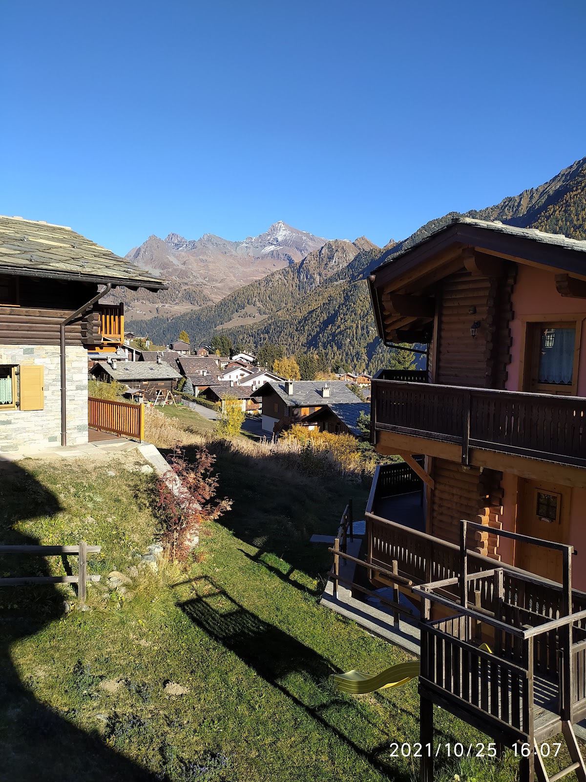 Residence Trompe-L'Oeil — Alloggio a Champoluc, Aosta