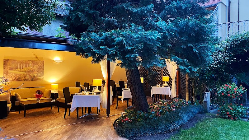 Hotel Corona — Alloggio a Domodossola, VCO