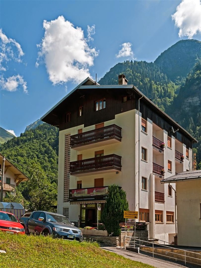 Pensione Genzianella — Alloggio a Alagna Valsesia, Vercelli