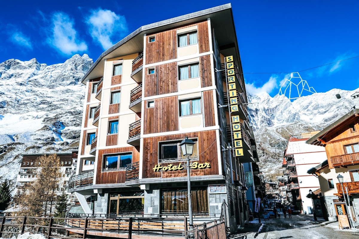 Hotel Sporting Cervinia — Alloggio a Cervinia, Aosta