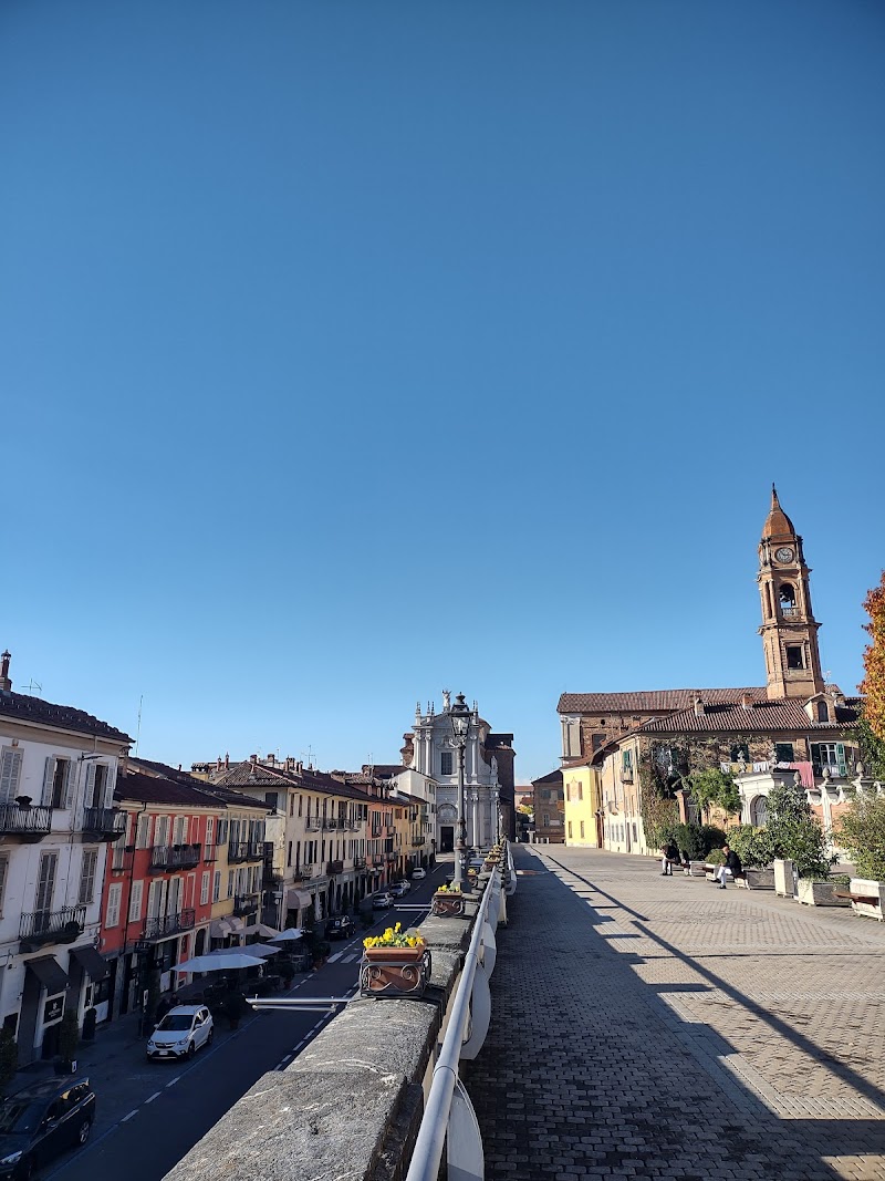 Bra Piazza Xx Settembre 28 — Alloggio a Bra, Cuneo