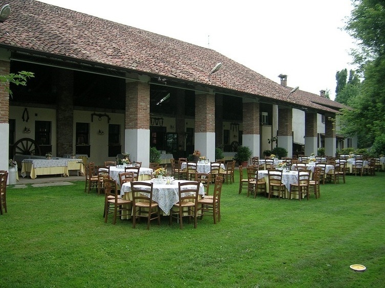 Agriturismo Cascina di Mezzo — Alloggio a Milano, Milano