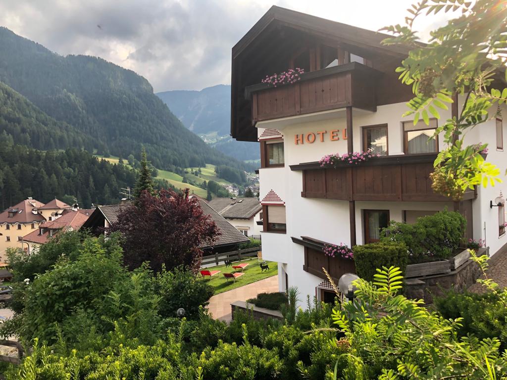 Hotel Fortuna — Alojamiento in Ortisei, Bolzano