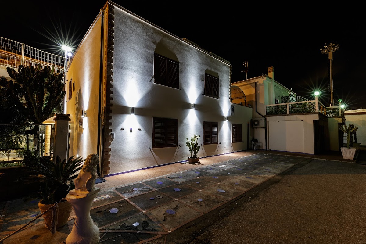 “14 Leoni Beach Hotel | B&B Salerno Mare” — Alloggio a Salerno, Salerno