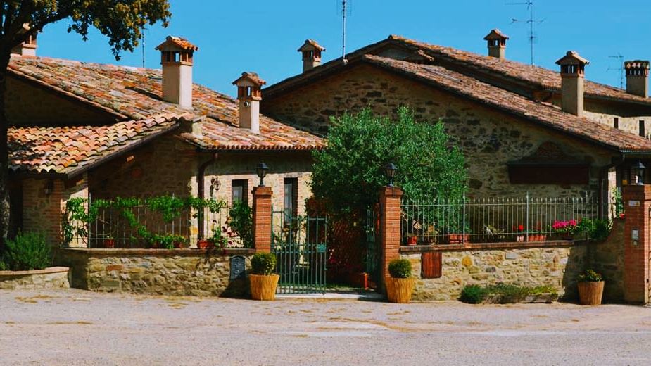 Agriturismo La Fattoria — Alloggio a Perugia, Perugia