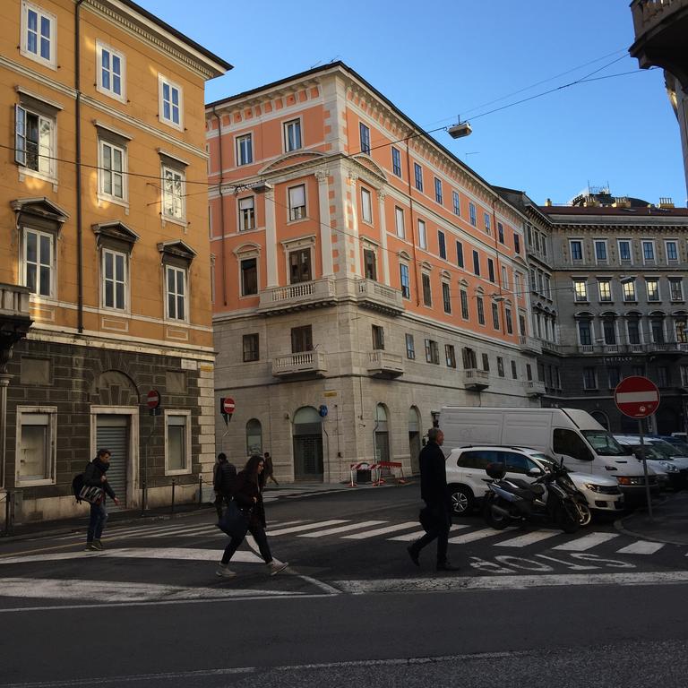 B&B Porto Vecchio – Bed & Breakfast Trieste Affittacamere a Stazione Centrale Trieste — Alloggio a Trieste, Trieste