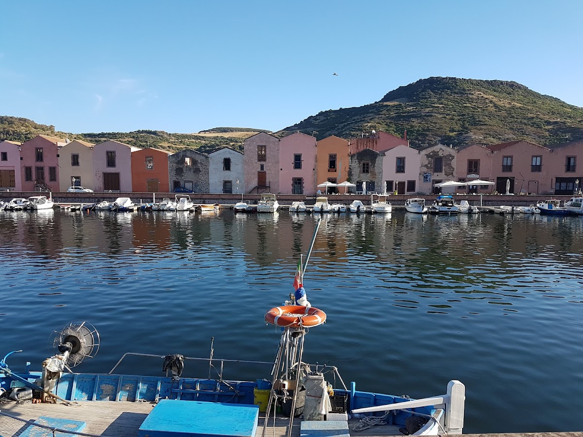 Aghinas albergo diffuso — Alloggio a Bosa, Oristano