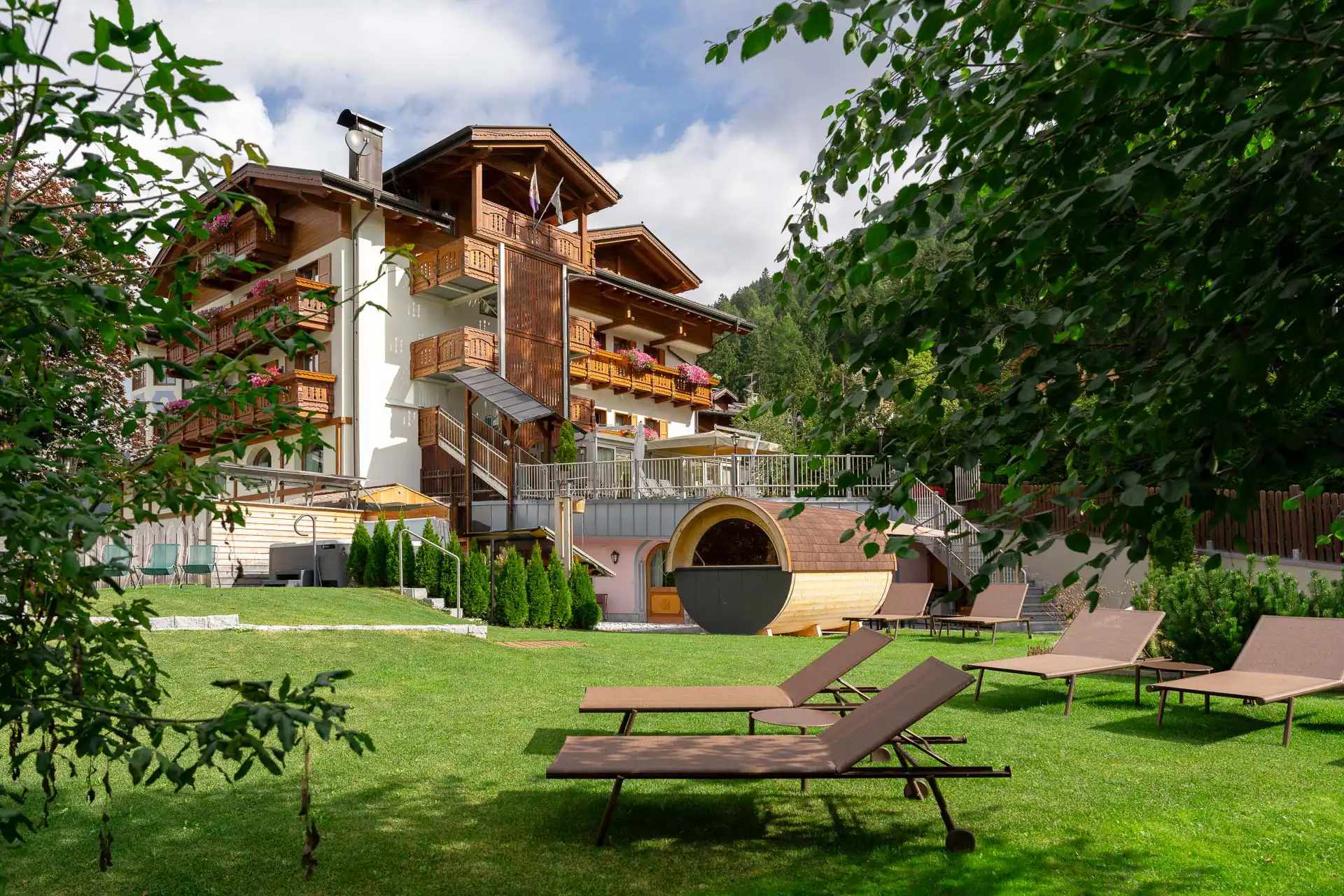 Hotel Gianna — Alloggio a Madonna di Campiglio, Trento