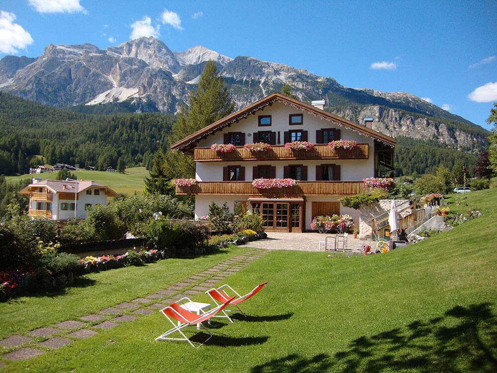 Hotel Menardi — Alloggio a Cortina d Ampezzo, Belluno