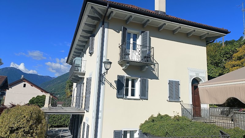 B&B Le Camelie — Alloggio a Domodossola, VCO
