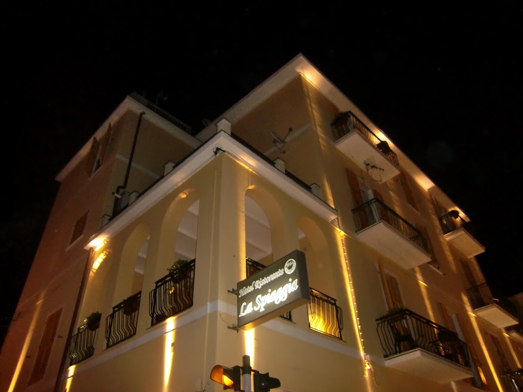 Hotel la Spiaggia — Alloggio a Monterosso al Mare, La Spezia