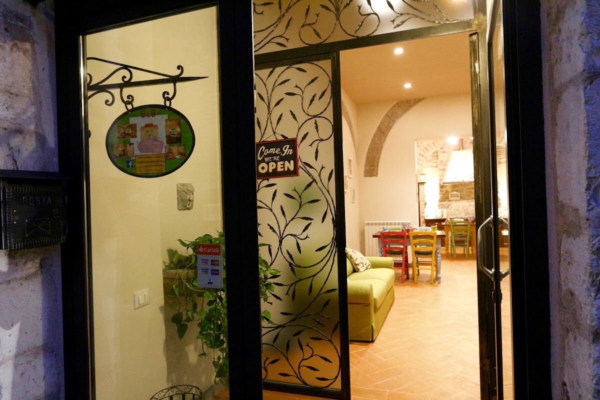 La casina colorata - Affittacamere e appartamento — Alloggio a Assisi, Perugia