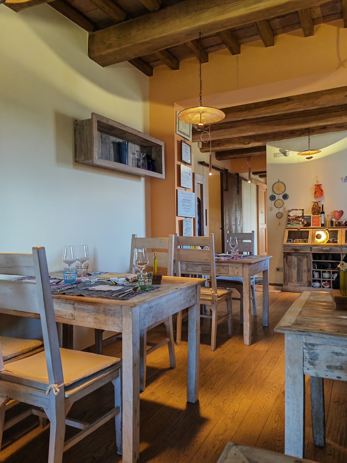 Coroncina Country Relais — Punto di interesse a Macerata, Macerata