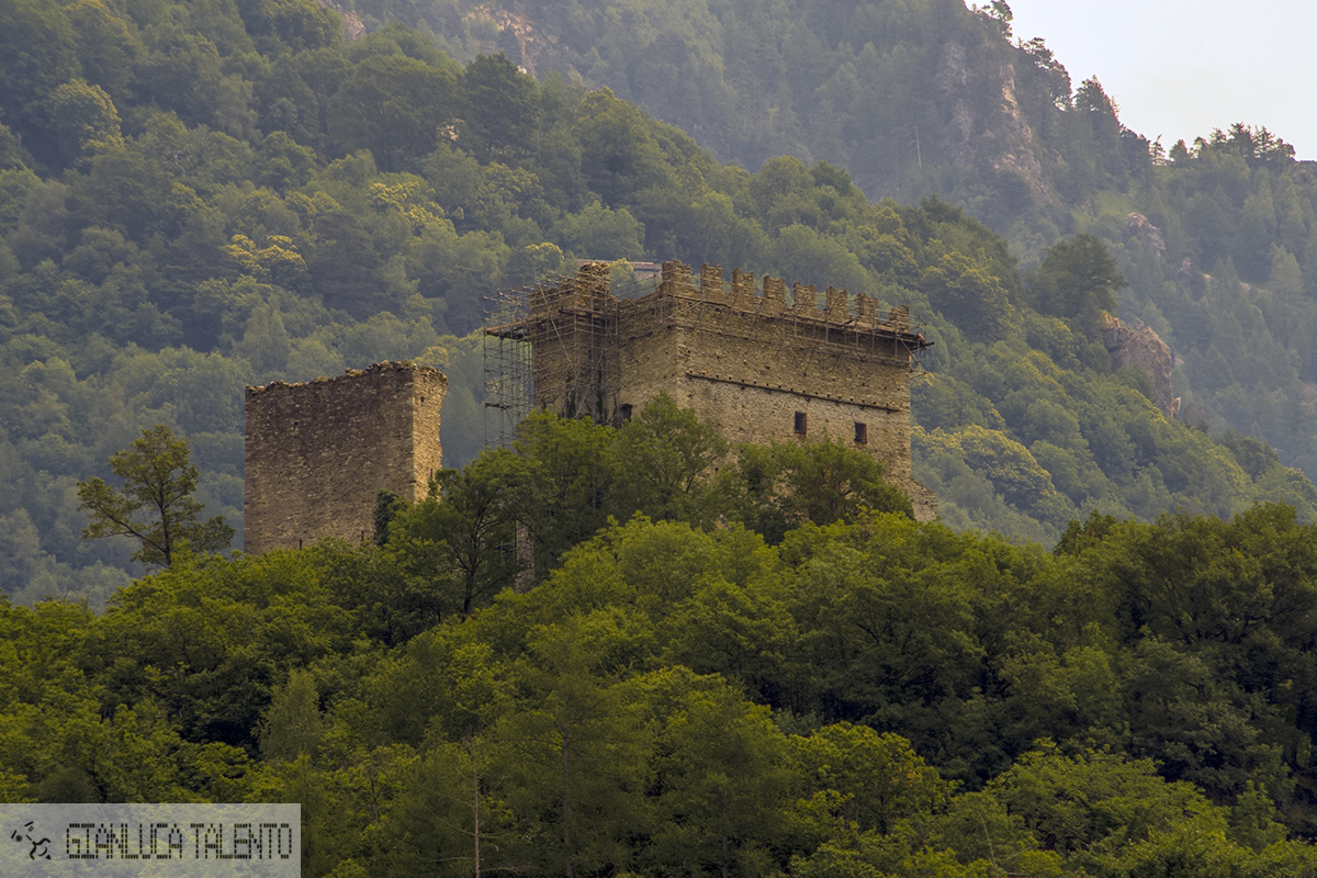 castello superiore di Arnad — Punto di interesse , Aosta