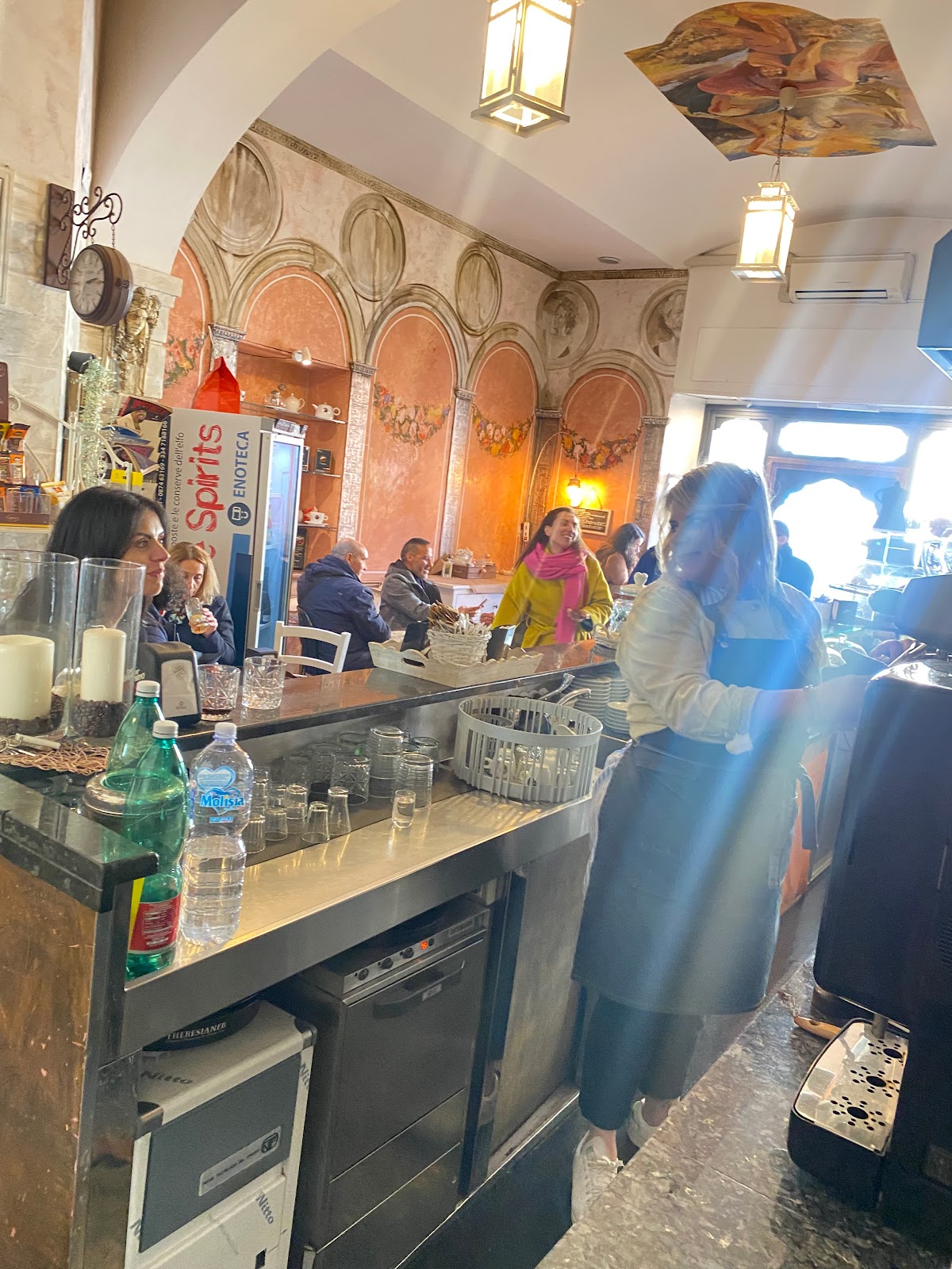 Caffè Garibaldi — Punto di interesse a Campobasso, Campobasso