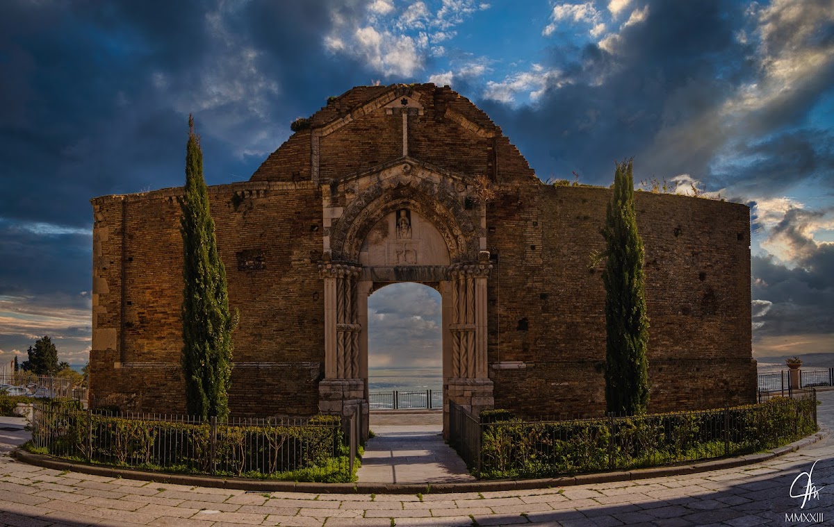 Resti della chiesa di San Pietro — Punto di interesse a Vasto, Chieti