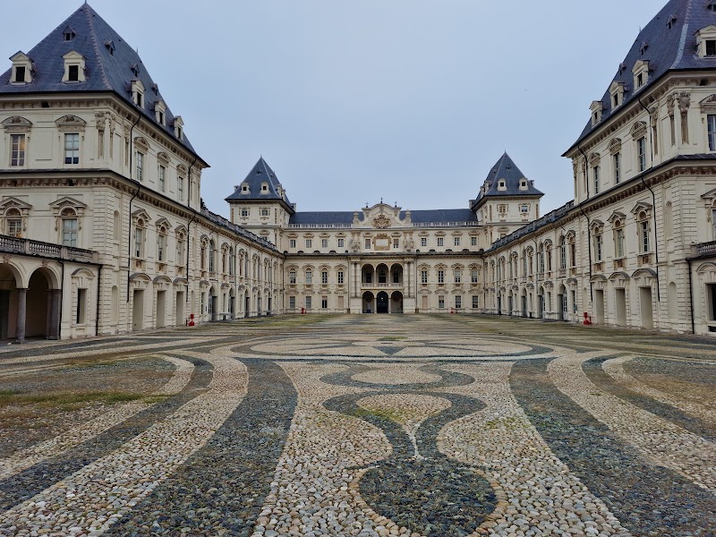 Castello Valentino — Punto di interesse , Torino