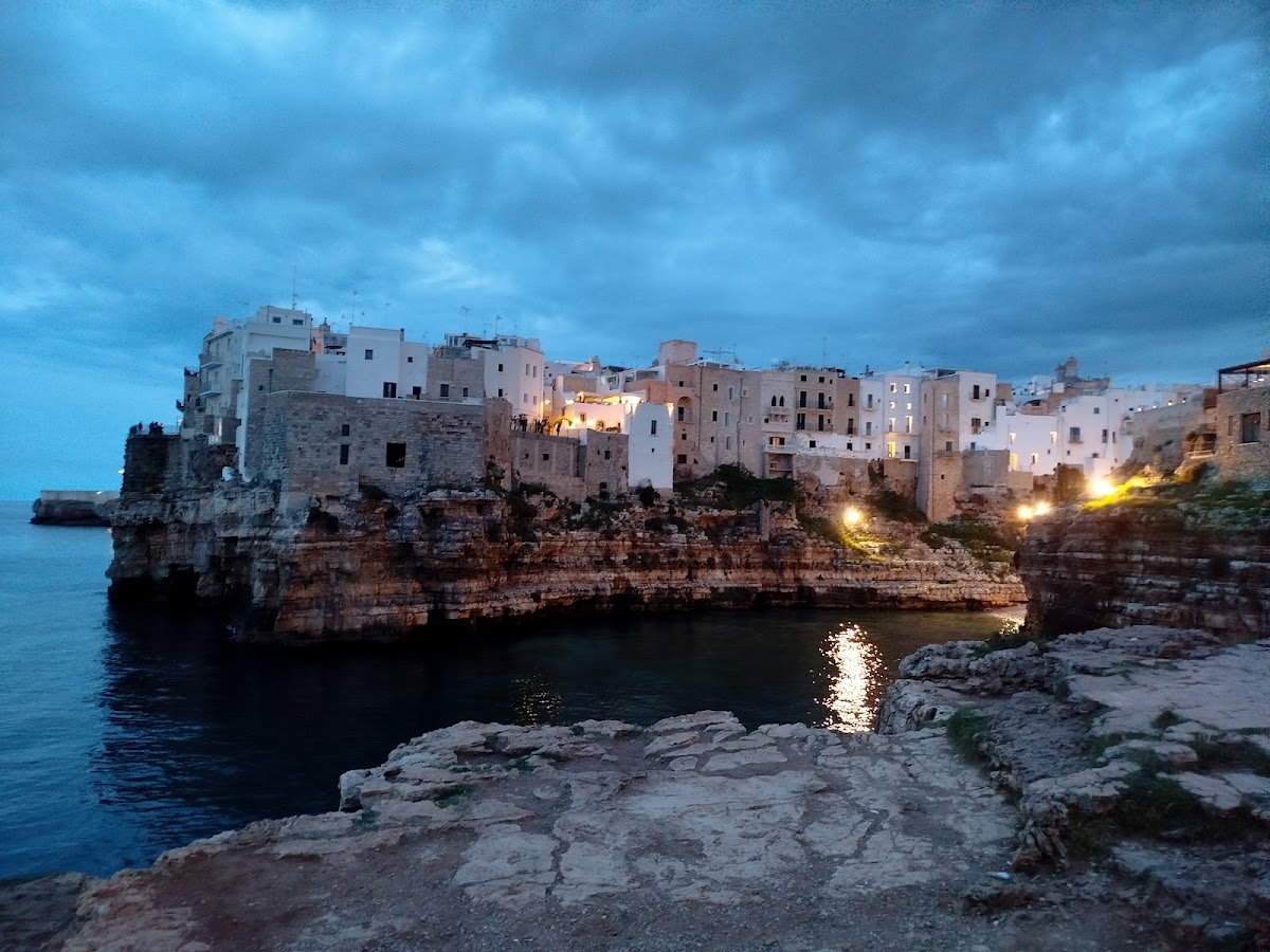 Grotta Azzurra — Punto di interesse a Polignano a Mare, Bari