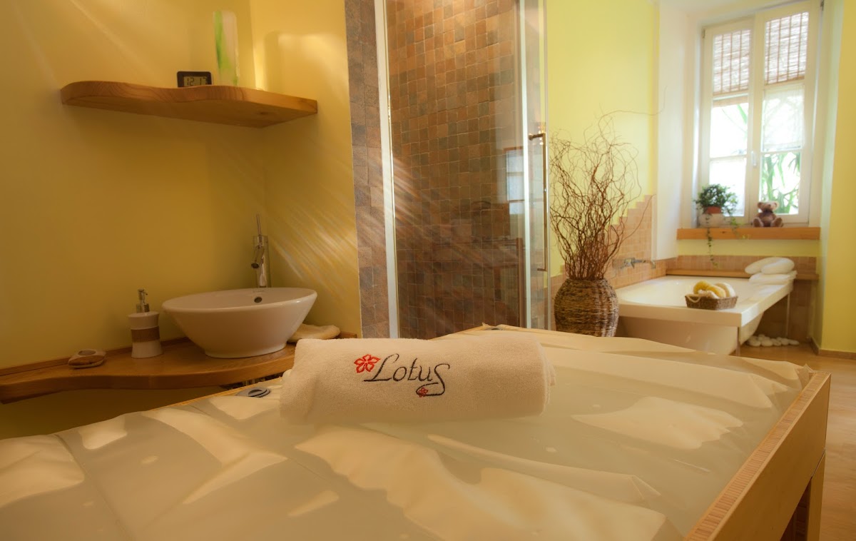 Lotus beauty e relax — Punto di interesse a Trieste, Trieste